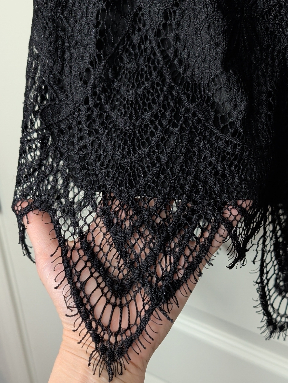 Black Lace Camisole Tank Top - Women - Picture 3 of 7